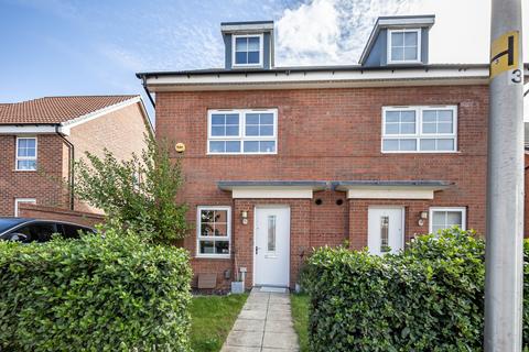 4 bedroom semi-detached house for sale, Wesson Road, Warwick, CV34
