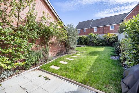 4 bedroom semi-detached house for sale, Wesson Road, Warwick, CV34