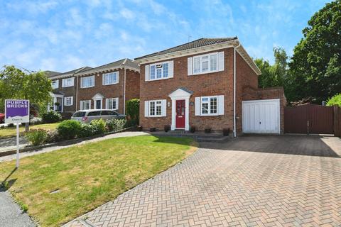 4 bedroom detached house for sale, Parkdale, Chelmsford, CM3