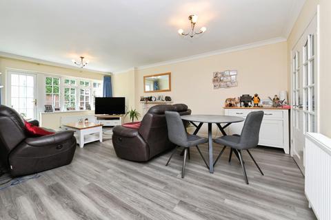 4 bedroom detached house for sale, Parkdale, Chelmsford, CM3