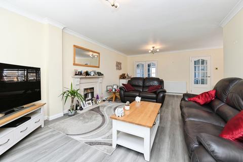 4 bedroom detached house for sale, Parkdale, Chelmsford, CM3