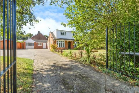 Lincoln Road, Branston, Lincoln, LN4