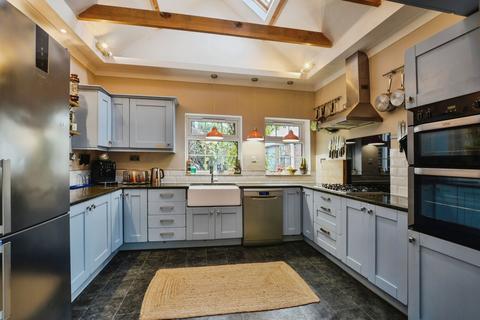 4 bedroom detached bungalow for sale, Station Road, Alford, LN13