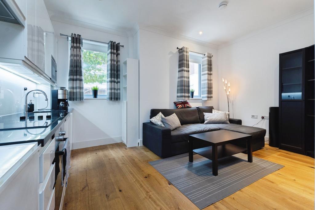 Lounge / Kitchen