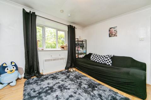 undefined, Village Road, Oxton, CH43