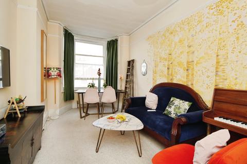 2 bedroom flat for sale, 18-19 Adelaide Crescent, Hove, BN3