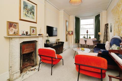 2 bedroom flat for sale, 18-19 Adelaide Crescent, Hove, BN3
