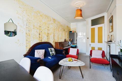 2 bedroom flat for sale, 18-19 Adelaide Crescent, Hove, BN3