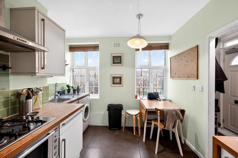 2 bedroom flat for sale, Brady Street, London, E1