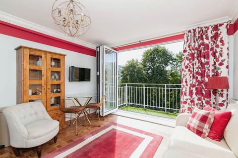 2 bedroom flat for sale, 7 Lambolle Road, London, NW3