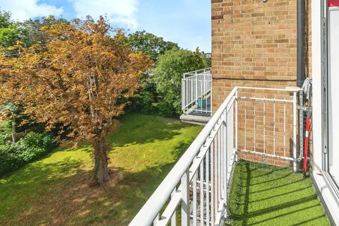 2 bedroom flat for sale, 7 Lambolle Road, London, NW3