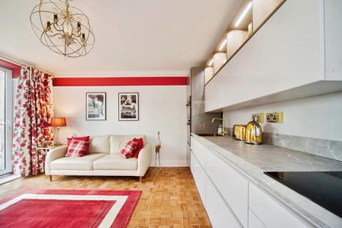 2 bedroom flat for sale, 7 Lambolle Road, London, NW3
