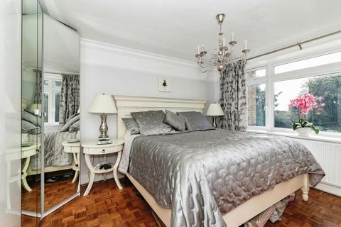 2 bedroom flat for sale, 7 Lambolle Road, London, NW3