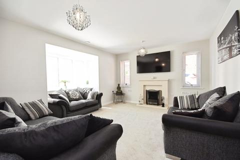 5 bedroom detached house for sale, Willow Grove, Braintree, CM77