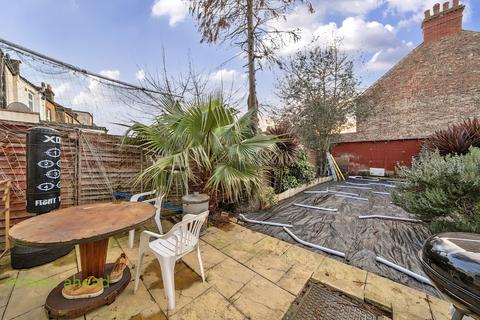 2 bedroom terraced house for sale, Beverstone Road, Thornton Heath, CR7