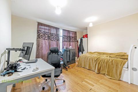 2 bedroom terraced house for sale, Beverstone Road, Thornton Heath, CR7