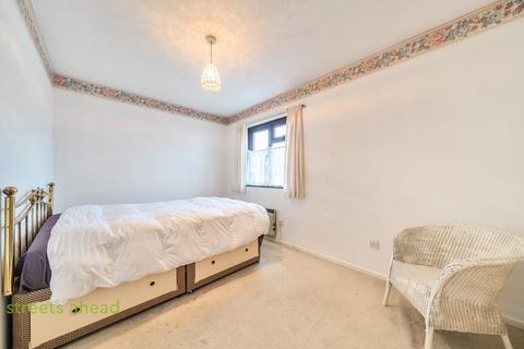 2 bedroom terraced house for sale, Furtherfield Close, Croydon, CR0