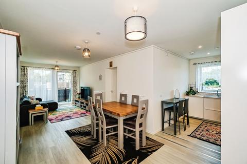 2 bedroom ground floor flat for sale, 1 Ladybower Road, Worthing, BN13