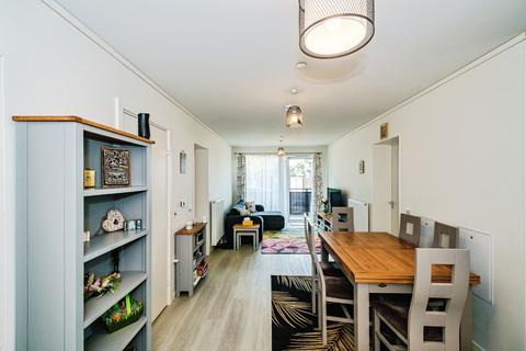 2 bedroom ground floor flat for sale, 1 Ladybower Road, Worthing, BN13