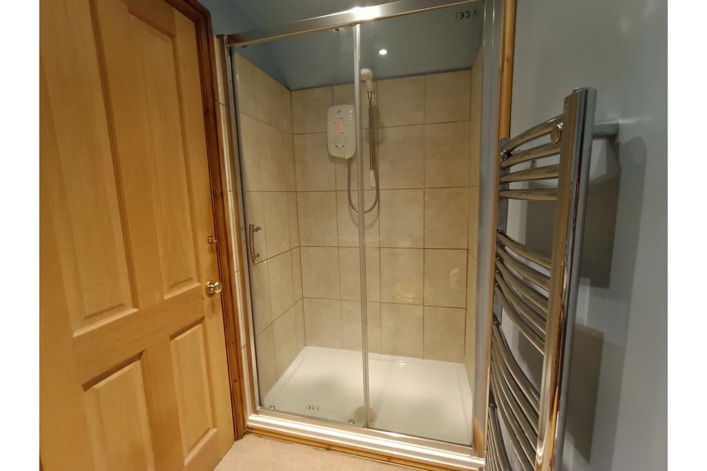 Shower Four Bed