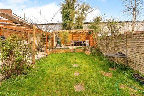 3 bedroom end of terrace house for sale, Burgess Avenue, London, NW9
