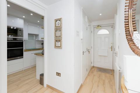 1 bedroom flat for sale, East India Dock Road, London, E14