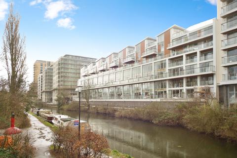20 Palmers Rd, London, E2