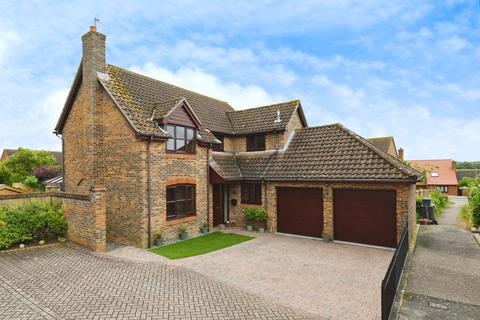 4 bedroom detached house for sale, Gladden Fields, Chelmsford, CM3