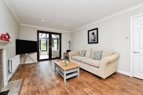 4 bedroom detached house for sale, Gladden Fields, Chelmsford, CM3