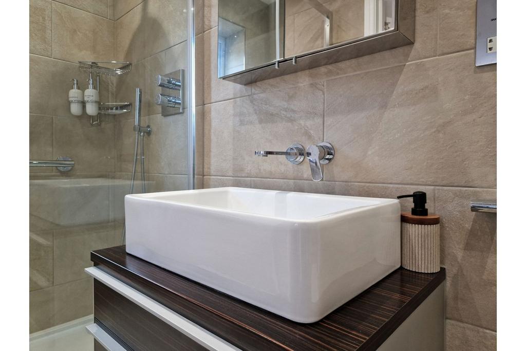 Annex En-Suite