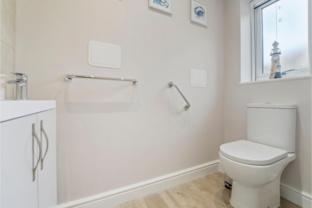 Annexe Cloakroom