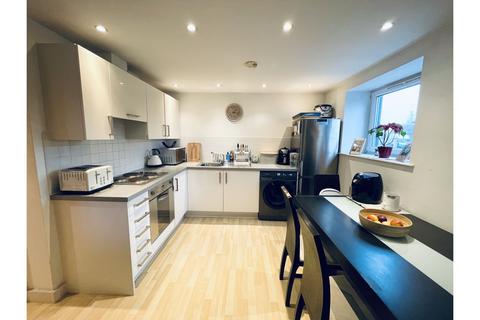 22 Lakeside Rise, Manchester, M9