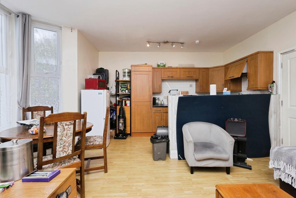 Lounge / Kitchen