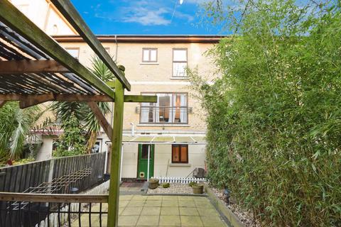 3 bedroom terraced house for sale, Hardy Avenue, London, E16