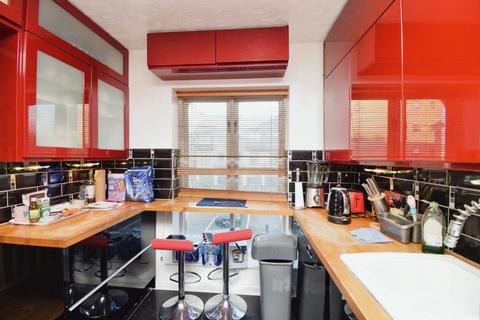 3 bedroom terraced house for sale, Hardy Avenue, London, E16