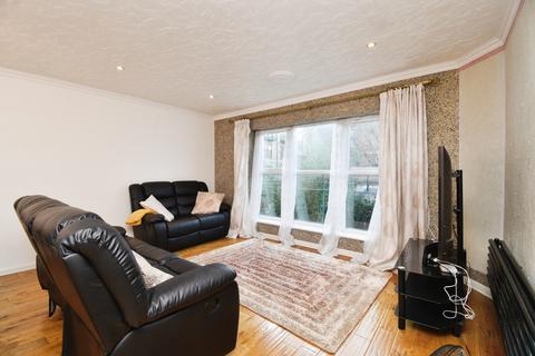 3 bedroom terraced house for sale, Hardy Avenue, London, E16