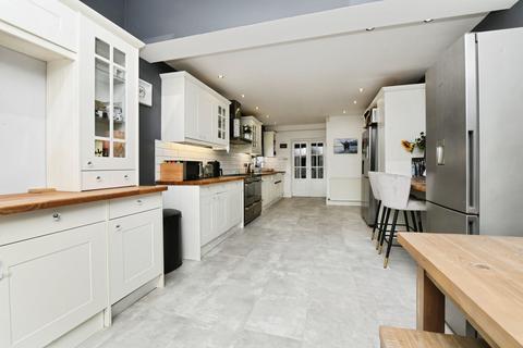 3 bedroom semi-detached house for sale, Hatch Road, Brentwood, CM15