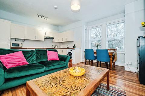 2 bedroom flat for sale, Bridge Road, Worthing, BN14
