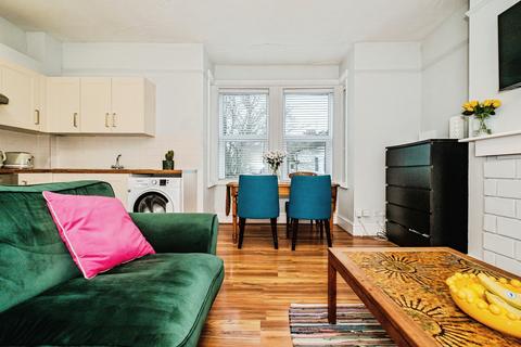 2 bedroom flat for sale, Bridge Road, Worthing, BN14