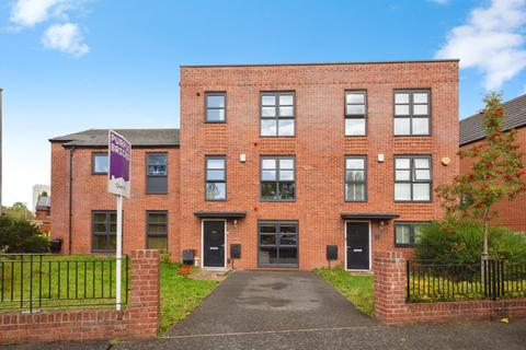 5 bedroom terraced house for sale, Lower Vickers Street, Manchester, M40