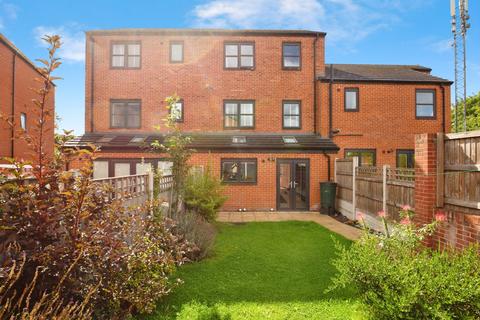 5 bedroom terraced house for sale, Lower Vickers Street, Manchester, M40