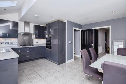 5 bedroom terraced house for sale, Lower Vickers Street, Manchester, M40