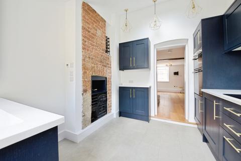 3 bedroom terraced house for sale, The Burroughs, London, NW4