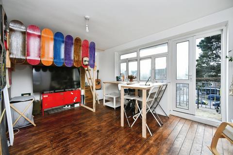 3 bedroom flat for sale, Southwick Square, Brighton, BN42