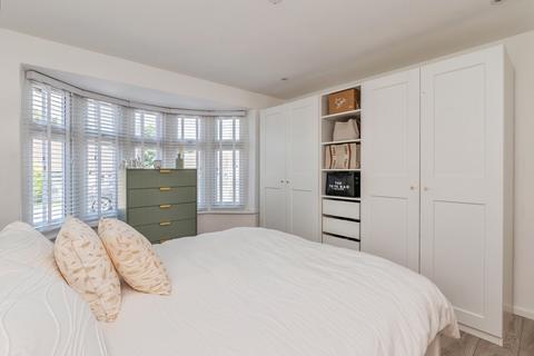 2 bedroom semi-detached bungalow for sale, Elizabeth Drive, Wickford, SS12