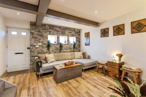 3 bedroom end of terrace house for sale, Compton Close, London, NW11