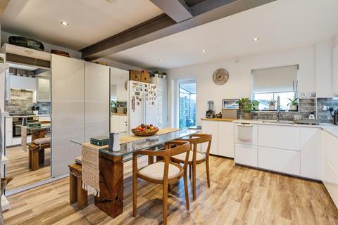 3 bedroom end of terrace house for sale, Compton Close, London, NW11