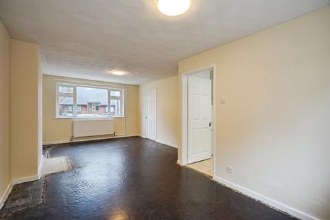 3 bedroom terraced house for sale, Hall Farm Road, Swadlincote, DE11