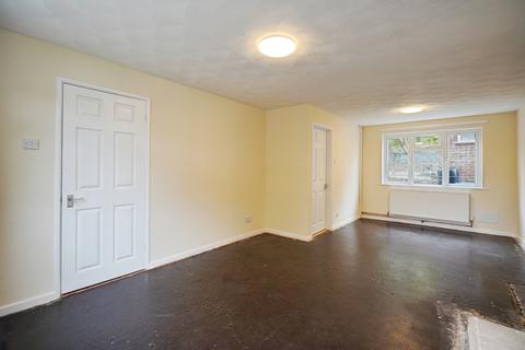 3 bedroom terraced house for sale, Hall Farm Road, Swadlincote, DE11