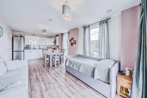 2 Thistle Close, Erith, DA8